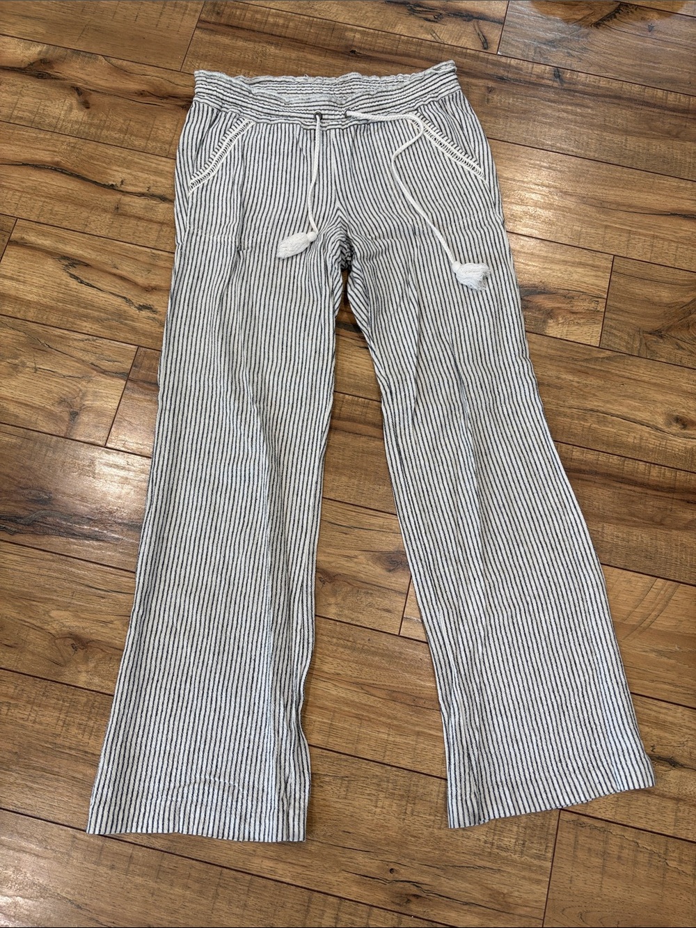 Jolt Striped Drawstring Wide-Leg Pants - White & Black